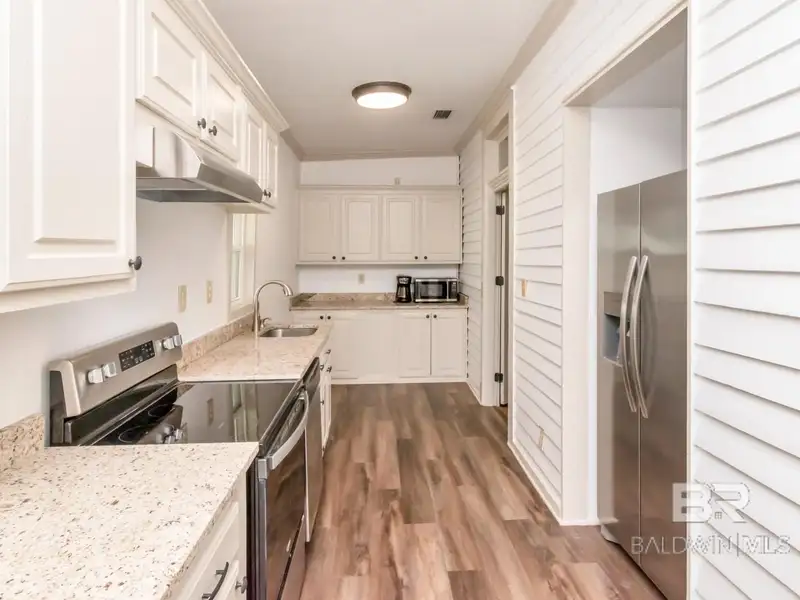 Mixed-use Property in Downtown Mobile, Alabama with High Ceilings and Hardwood Floors