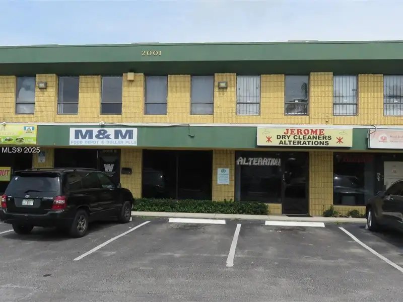 For Lease: Versatile Second-floor Retail/office Space in Pompano Beach