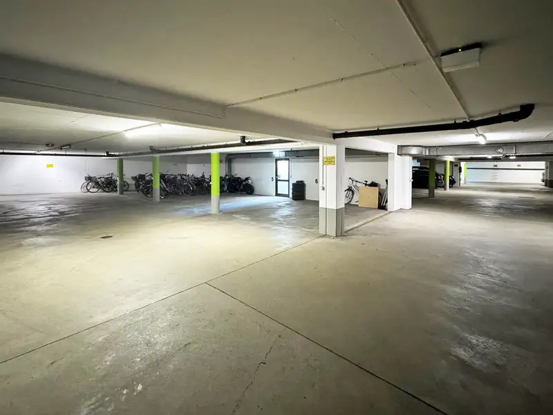 Versatile Commercial Unit for Sale in Central Landshut with Parking and Outdoor Space