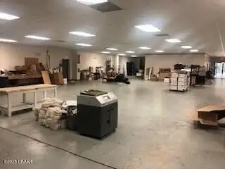 9,375 Sf Warehouse with Office, A/c Restrooms, and 18ft Clear Height