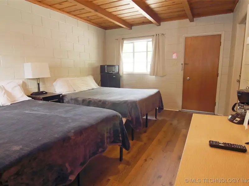 Historic 25-unit Resort on Hwy 51 Near Lake Fort Gibson, Wagoner, Oklahoma