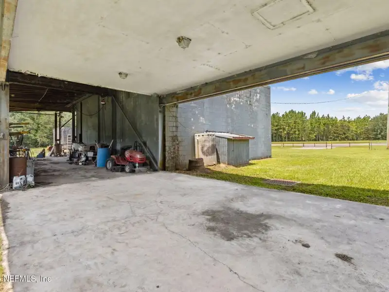 5.04-acre Mixed-use Parcel with Home and Shop in Nassau County