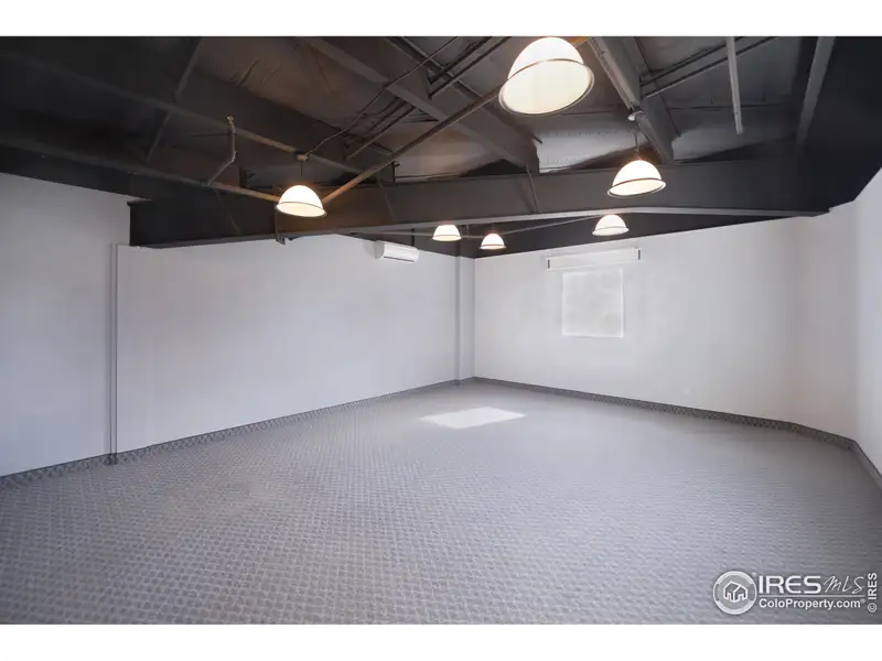 Industrial Office/warehouse for Lease in Loveland, Co - 5,057 Sf with Office Space