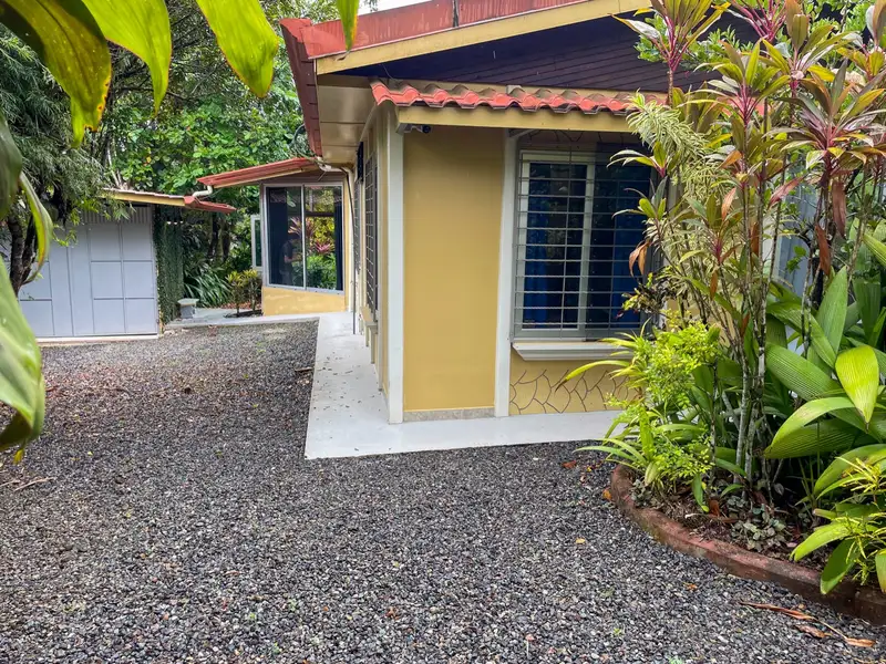 One-bedroom Home with Expansion Potential in Central Ojochal, Costa Rica