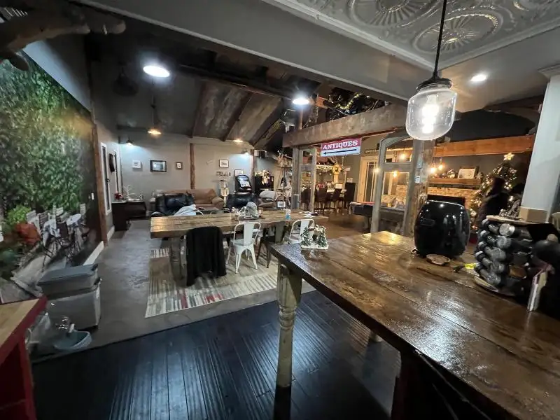 Versatile Mixed-use Property with Office Space and Storage in Residential Area