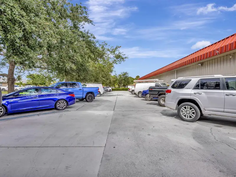 End-cap Warehouse with Offices in Central Jupiter, Move-in Ready
