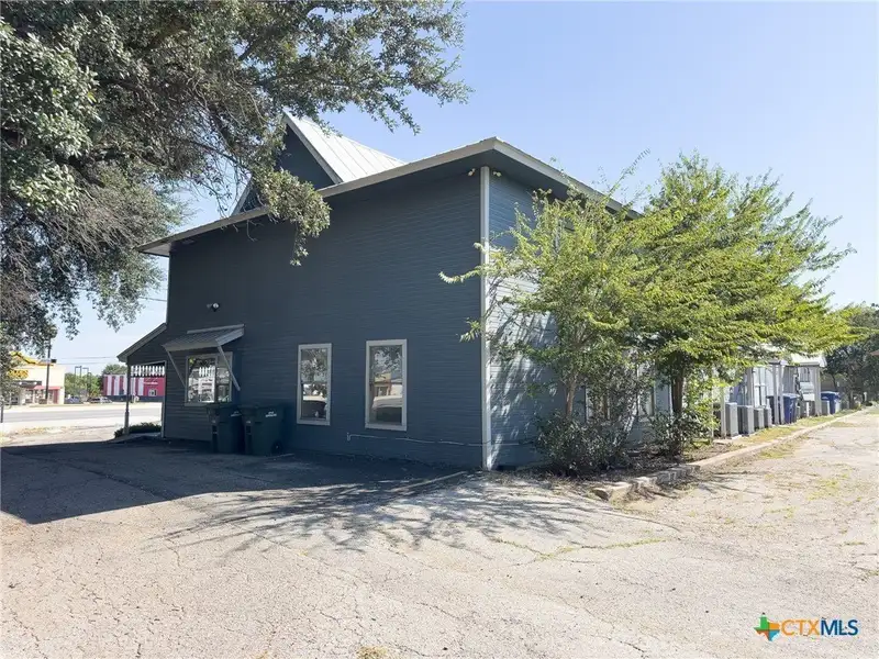 Investment Opportunity: Multi-unit Complex in Copperas Cove with Stable Tenants and Recent Updates
