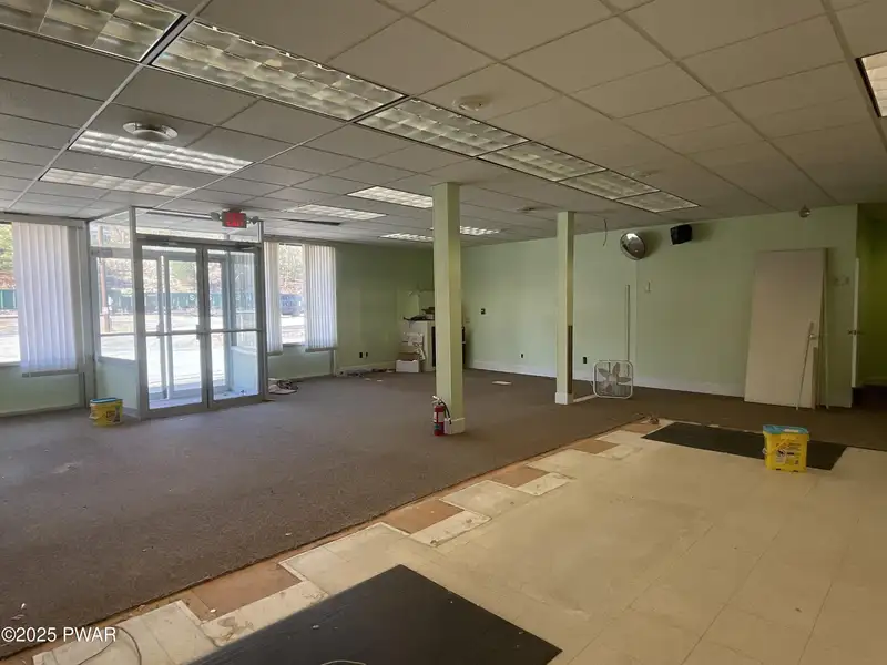 Versatile 948 Sq Ft Commercial Space for Lease in Lackawaxen with River Access