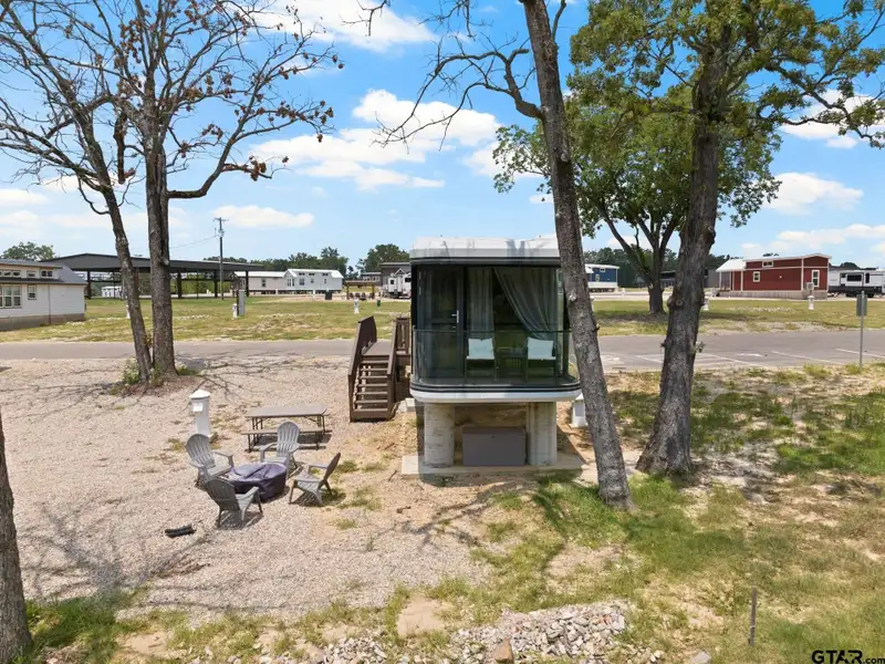 Turnkey Short-term Rental in Twin Lakes Resort, Mount Pleasant - Lakefront Access and Amenities