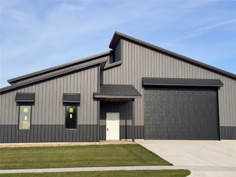 New Luxury Commercial Space in Marion Aircom Park with Build-out Allowance