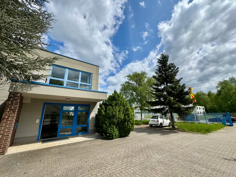 Versatile Commercial Property for Sale: 6,604 M² with Production Halls and Office Space
