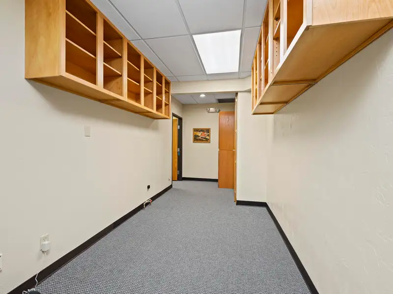 Two-story Commercial Investment Property in Downtown Parachute with 6%+ Cap Rate
