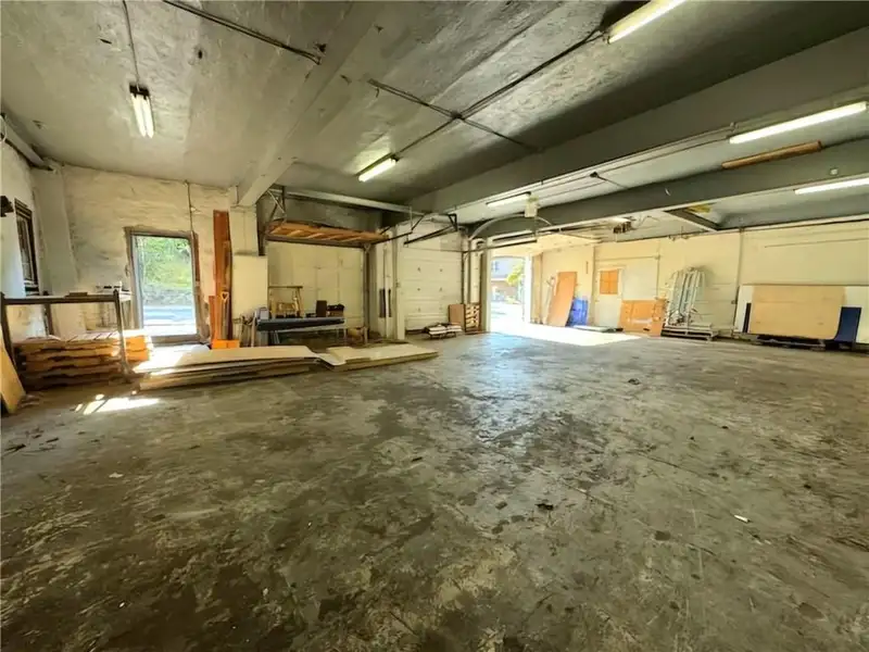 Prime Multi-use Commercial Building for Lease in Central Cortlandt (buchanan)