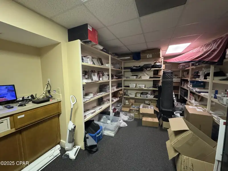 Commercial Office Building for Lease in Central Panama City, Ideal for Charter School or Medical Use