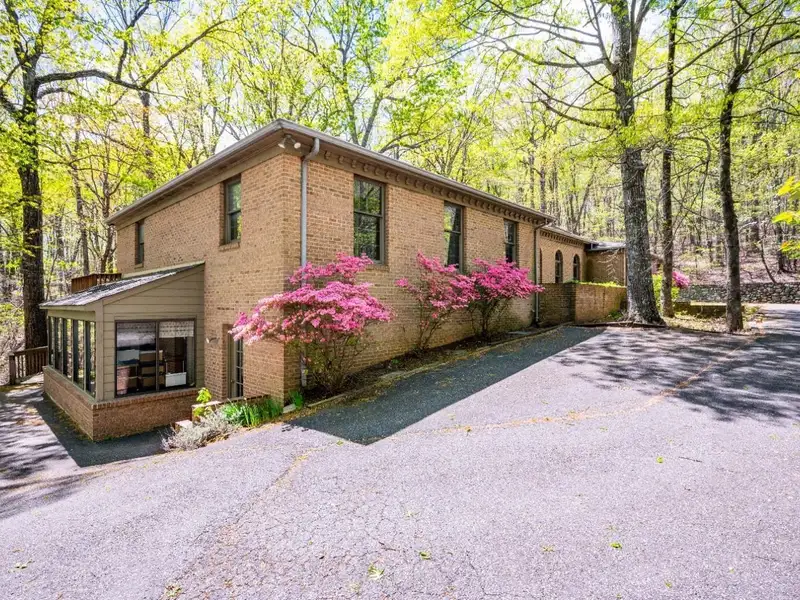 28.7 Acres Business General Commercial with Office Building Near Liberty University and Airport
