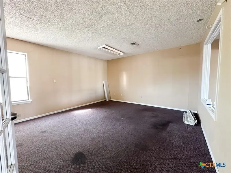 Investment Opportunity: Multi-unit Complex in Copperas Cove with Stable Tenants and Recent Updates