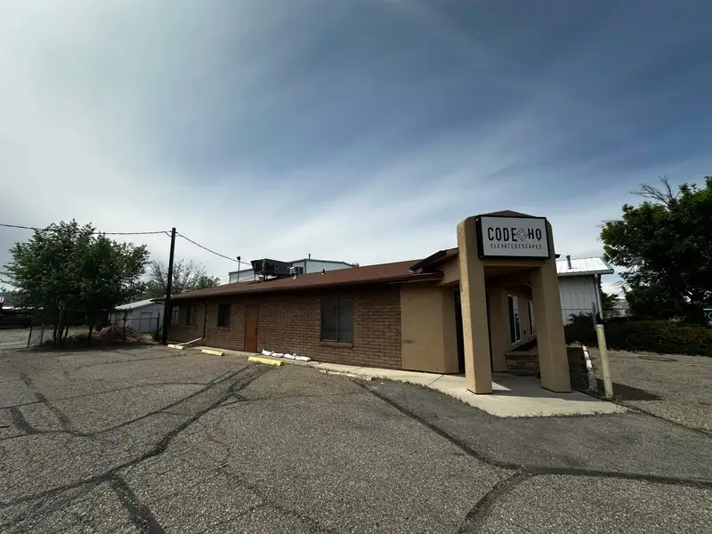 Warehouse and Office Space with Gated Yard in Prime Location