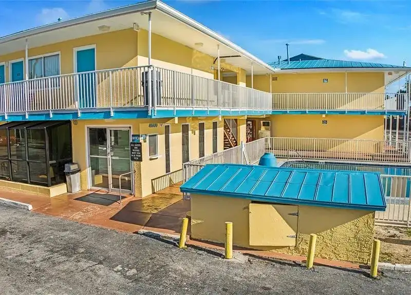 Independent Economy Hotel in Prime Location, St. Petersburg with 65 Keys and Redevelopment Potential