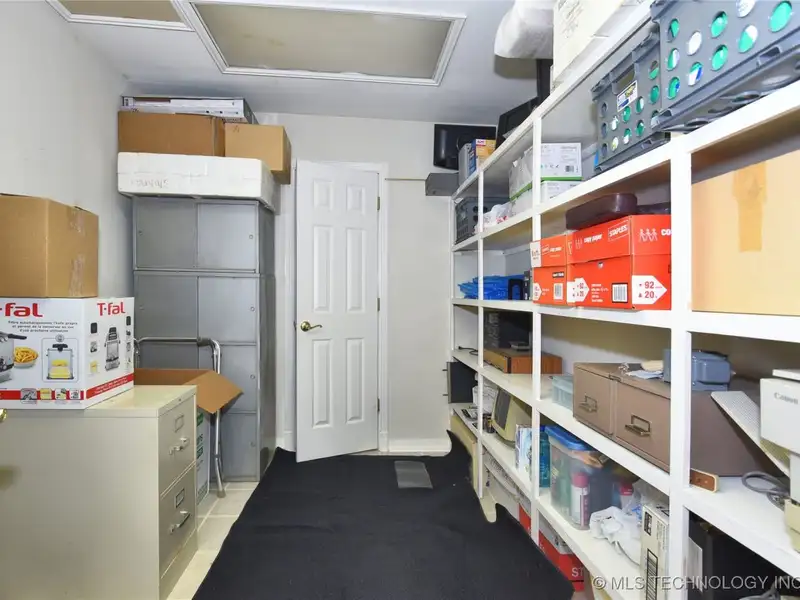 Live-work Property: 2000 Sq. Ft. Office Building with House on 1.25 Acres
