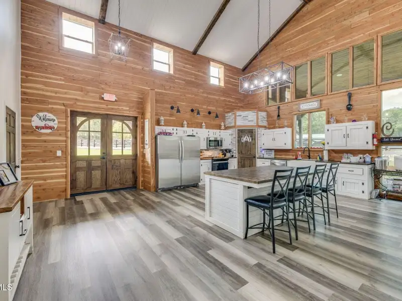 Custom Barndominium on 3 Acres with Pool and Income-generating Garage in Tennessee