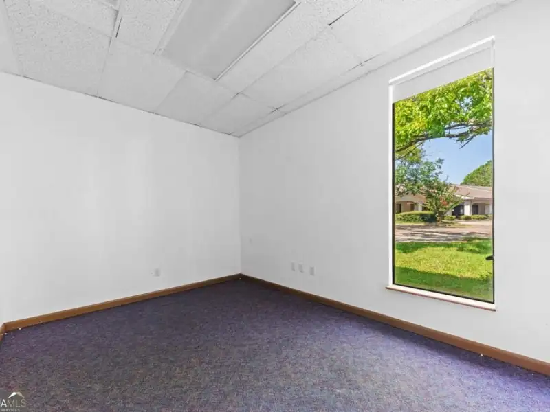 9,000 Sqft Industrial Building on 1.03 Acres in St. Marys, Ga