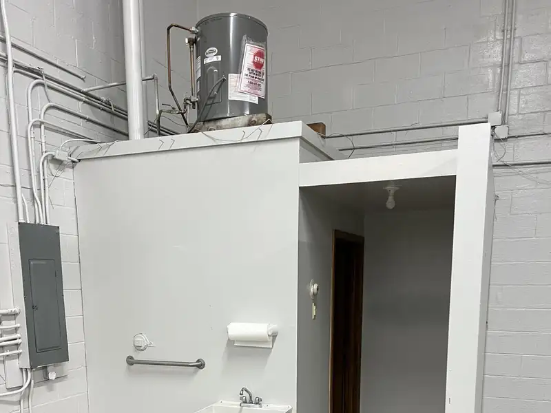 Industrial Flex Space for Lease with Overhead Door and Gated Parking