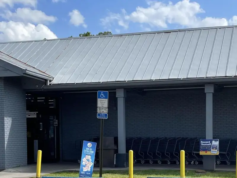 Established Country Grocery Store in Prime Community Location
