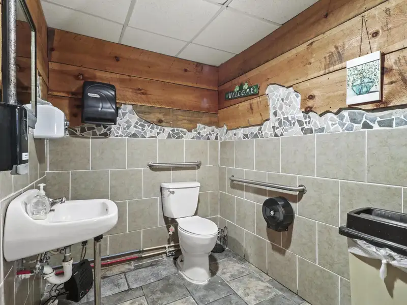 Turnkey Pizzeria and Tavern for Sale in Blakeslee, Pa - Prime Location on Route 115
