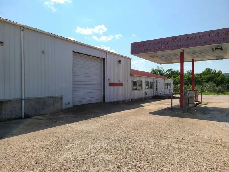 Commercial Property with Highway Frontage, Multiple Buildings, and 6 Acres in St. Joe