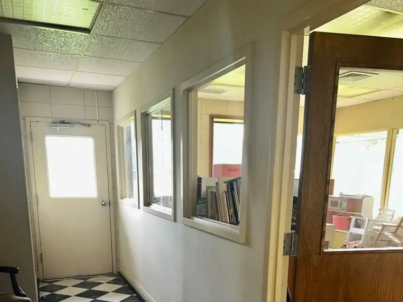 Office Building for Sale or Lease Near Port - 4100 Sq Ft with Conference Room and Parking