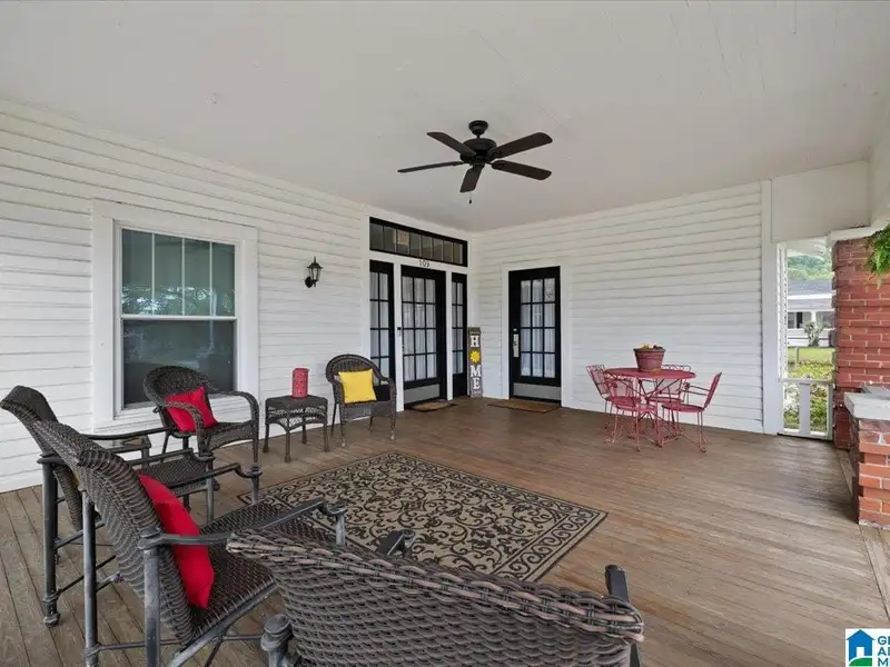 Renovated B-3 Zoned Home in High Traffic Area, Ideal for Air B&b or Event Rentals