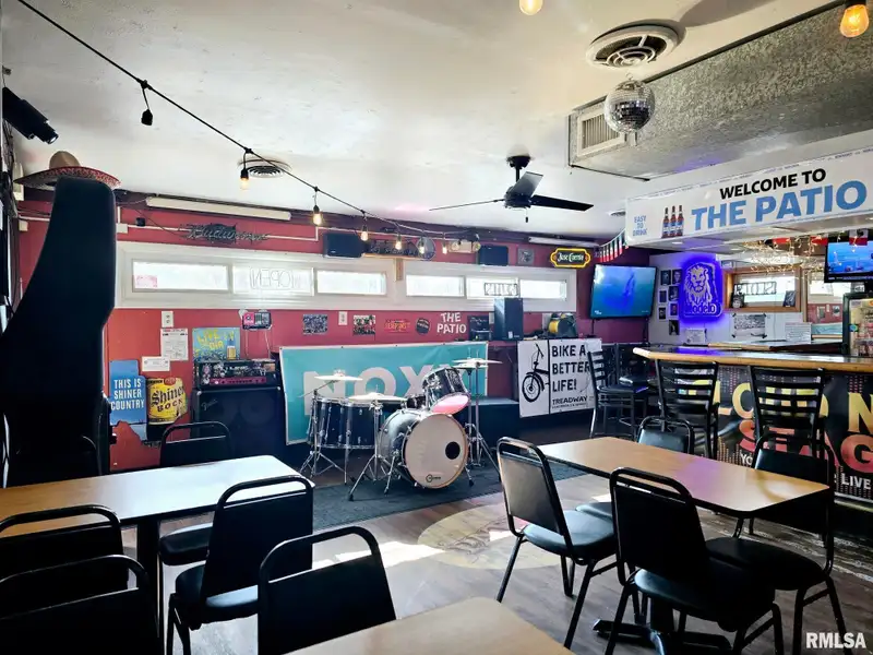 Established Bar and Grill with Outdoor Stage in Prime Location Near Factories