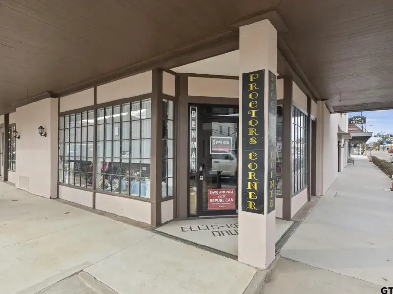 Historic Downtown Mt. Pleasant Multi-use Building with 9000 Sqft and Three Storefronts