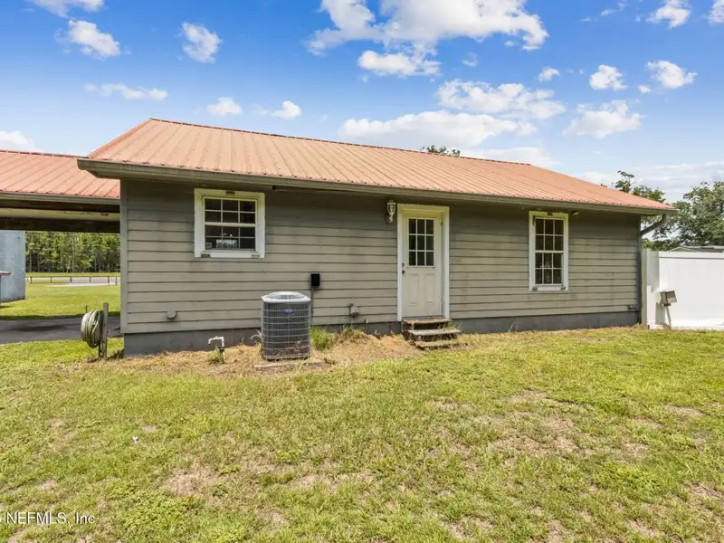 5.04-acre Mixed-use Parcel with Home and Shop in Nassau County