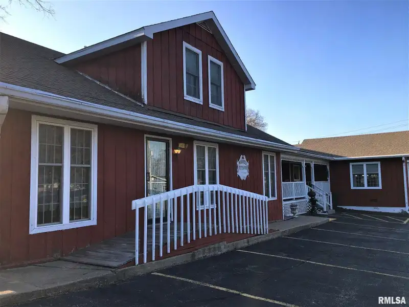 Commercial Investment Property in Pekin - Former Assisted Living Center Near Hospital Campus