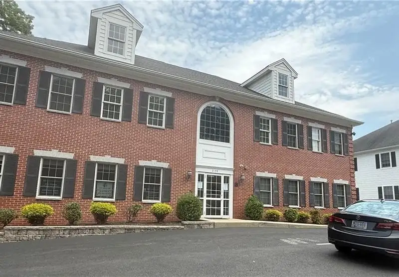 Commercial Office Space for Lease in Prime Cumberland Location - 1,260 Sq Ft Suite