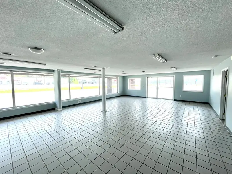 Versatile Commercial Property on Highway 25 N, Corbin with Showroom and Office Spaces