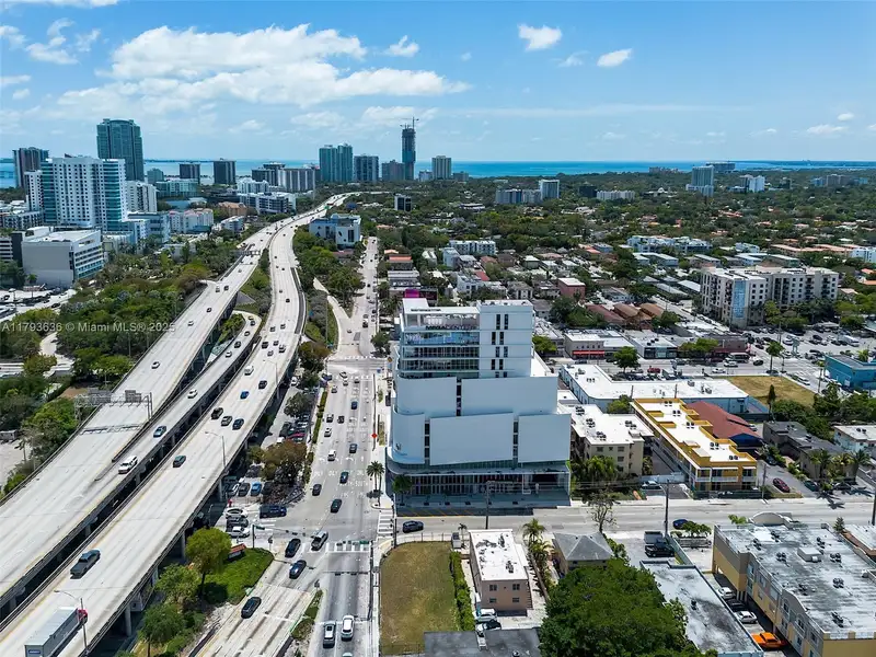 85sf Professional Office Space with City Views Near I95 and Brickell