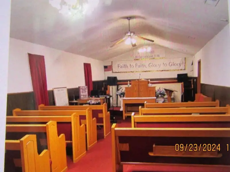 Starter Church with Amenities and Street Frontage on N. Quail Hollow