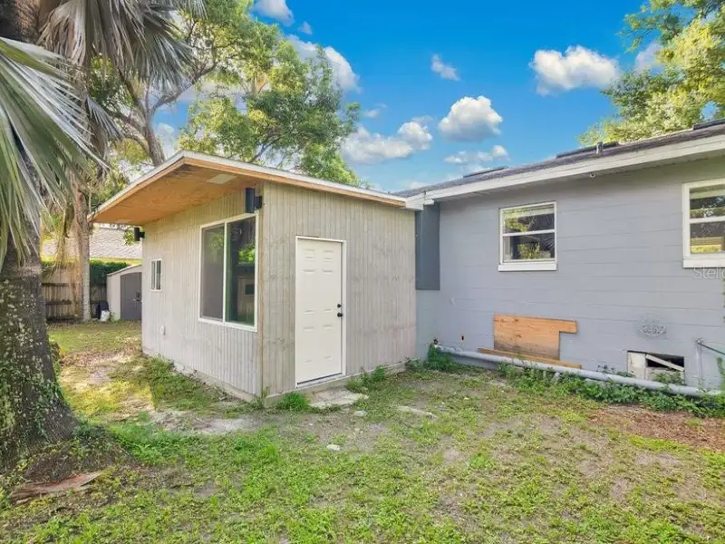Charming Airbnb Home Near Downtown Orlando with In-law Suite and Expansive Backyard