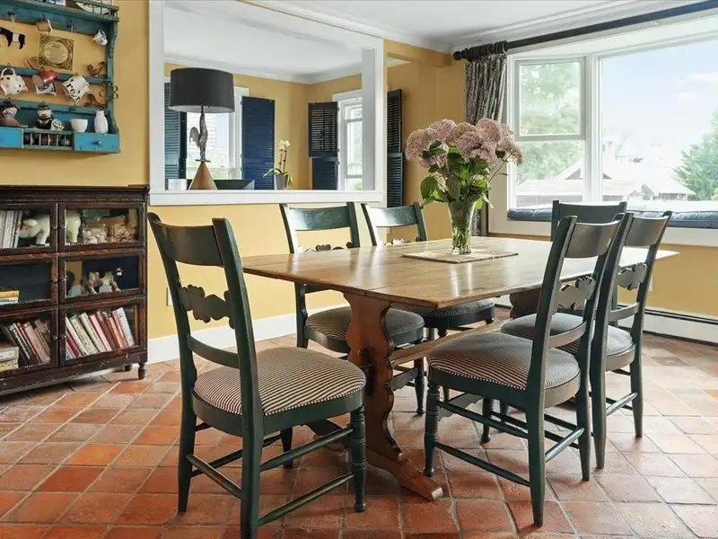 Distinctive Victorian Guest House in Jamestown with 7 Ensuite Bedrooms and Water Views