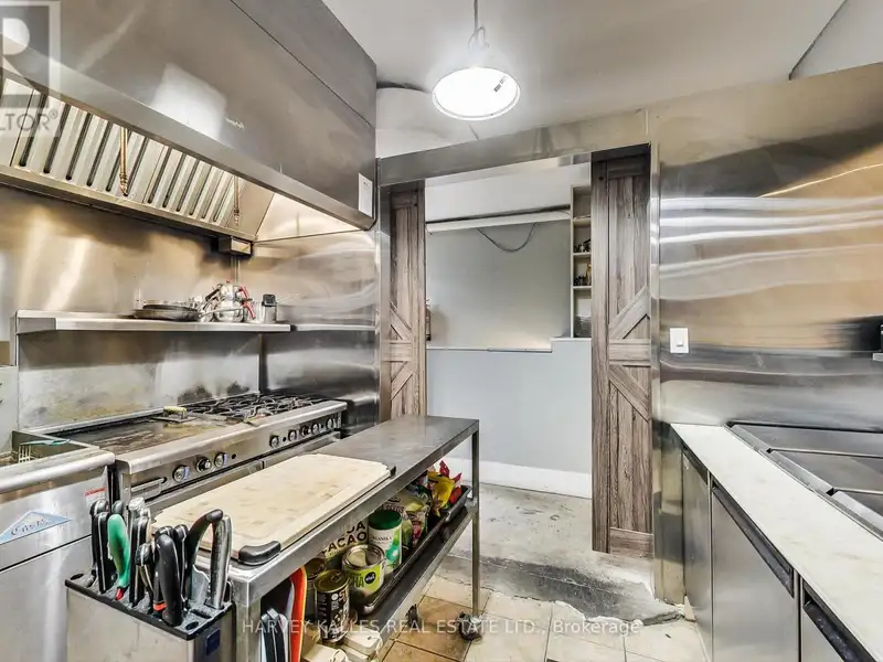 Renovated Commercial Property with Restaurant and Two Apartments in the Junction