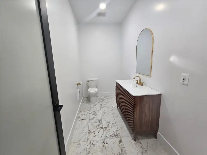 Upscale Private Office Spaces in Restored Monticello Building with Utilities Included