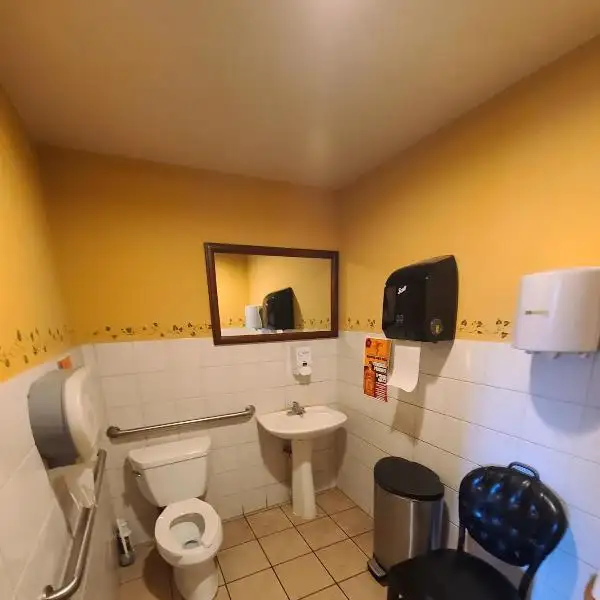 Established Bar for Sale in Downtown Pardeeville, Wi with Outdoor Seating