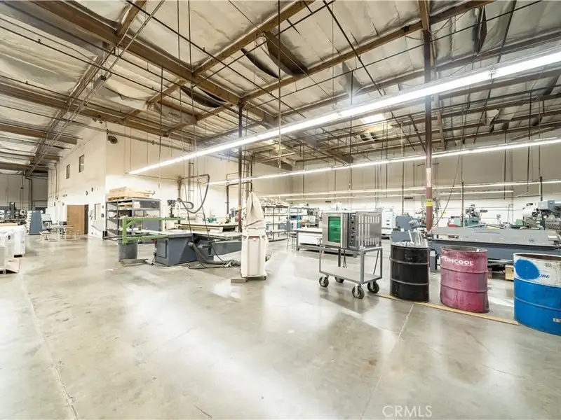 Versatile 21,447 Sq Ft Industrial/office Property in Orange's Thriving Commercial District
