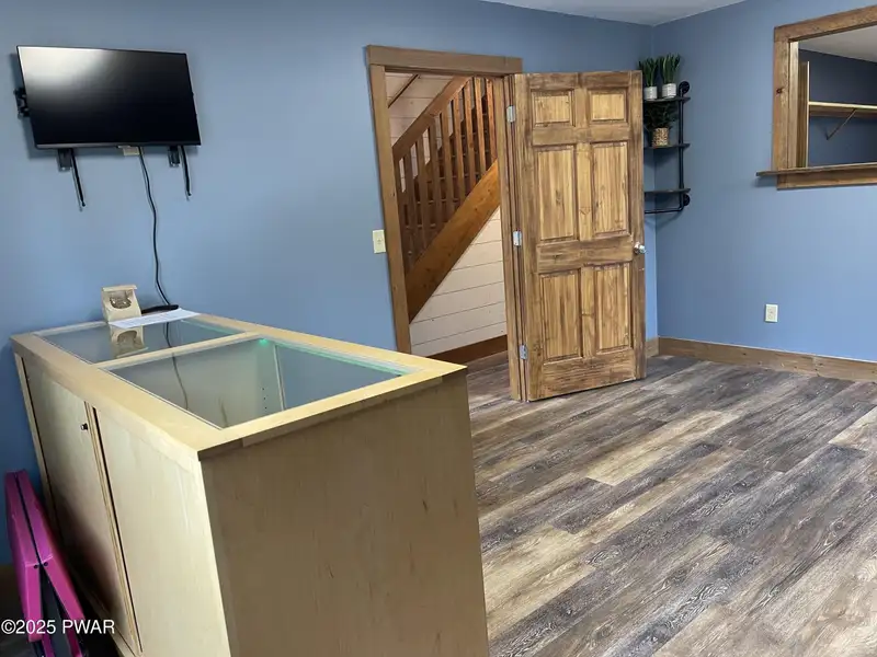 Flexible Commercial Space for Lease in High-traffic Location Near Tafton Post Office