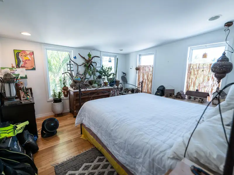 Mixed-use Commercial Condo Center in Old Town Key West with Vacant Lot Opportunity