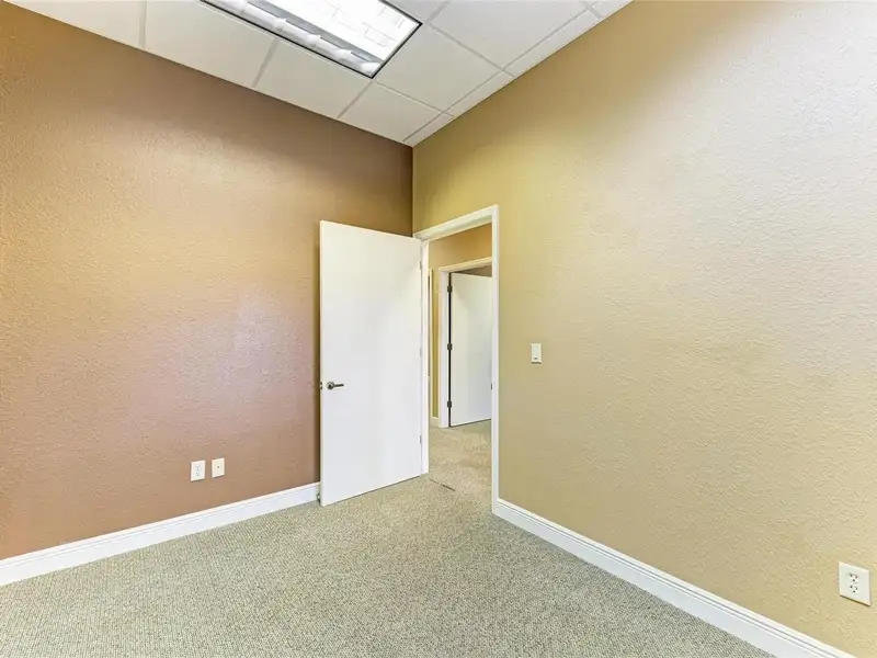 Professional Office Condo in Centrally Located Largo, 1830 Sq.ft with 7 Private Offices