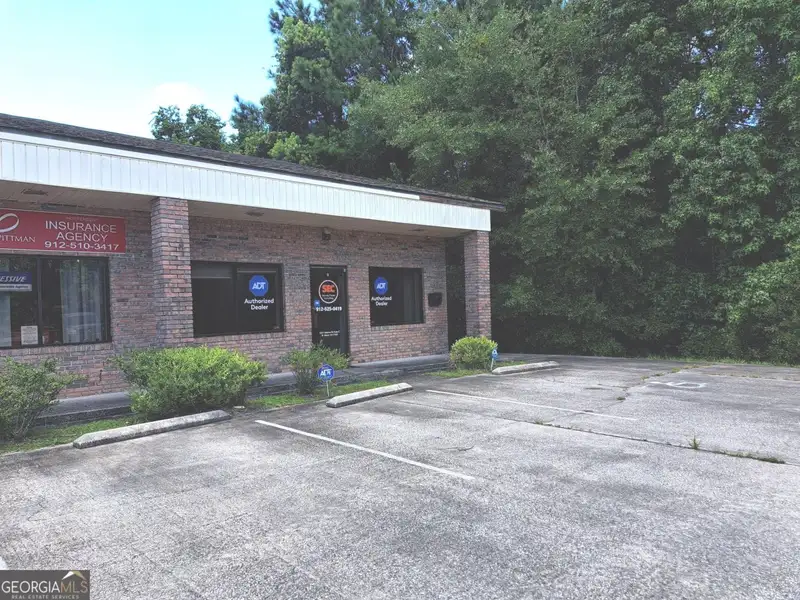 Commercial Income Property on Highway 40 in St. Marys, Ga - 3 Units, 4440 Sq Ft