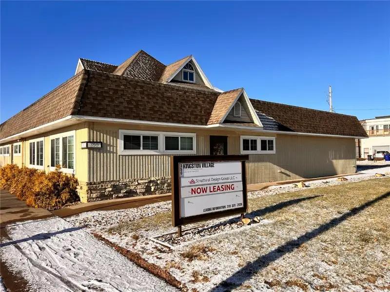 Affordable Commercial Space with Private Entrance and Kitchenette in Sw Side Location